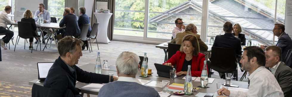 Blick in den Tagungsraum beim Gipfel der Logistikweisen in Dresden 2021